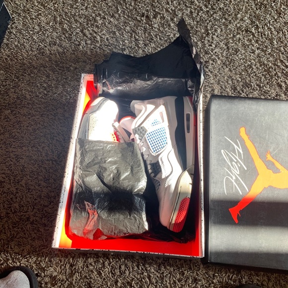 Jordan what the 4 - Picture 2 of 7